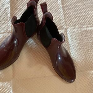 Tawana Burgundy ankle Rain boots - size 40